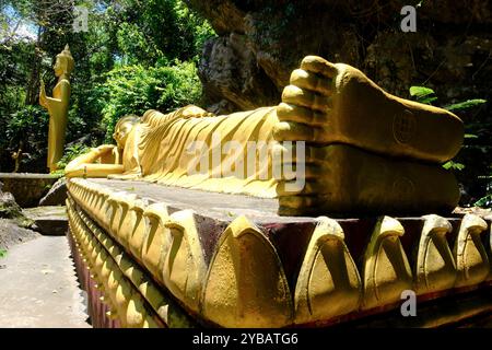 Liegende Buddha-Statue auf dem Berg Phou Si. Luang Prabang. Laos Stockfoto