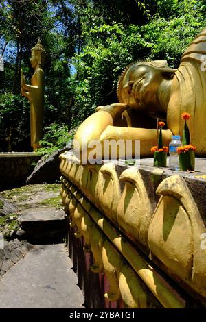 Liegende Buddha-Statue auf dem Berg Phou Si. Luang Prabang. Laos Stockfoto