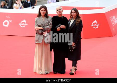 ELISA Fuksas, Doriana O. Mandrelli und Lavinia Fuksas bei der Premiere des Kinofilms 'Marko Polo' auf dem 19. Internationales Filmfestival von Rom / Festa del Cinema di Roma 2024 im Auditorium Parco della Musica. Rom, 17.10.2024 Stockfoto