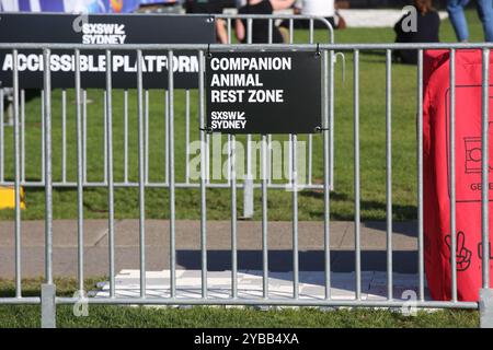 Sydney, Australien. Oktober 2024. SXSW Sydney. Im Bild: Erholungszone für Begleittiere im Tumbalong Park. Richard Milnes/Alamy Live News Stockfoto