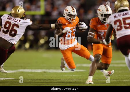 17. Oktober 2024: Virginia Tech Hokies Wide Receiver Jaylin Lane (83) trägt den Ball während des NCAA-Fußballspiels zwischen den Boston College Eagles Stockfoto