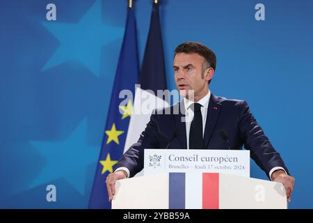 Brüssel, Belgien Oktober 2024. Der französische Präsident Emmanuel Macron spricht auf einer Pressekonferenz während eines Gipfels des Europäischen Rates in Brüssel, Belgien, 17. Oktober 2024. Quelle: Zhao Dingzhe/Xinhua/Alamy Live News Stockfoto