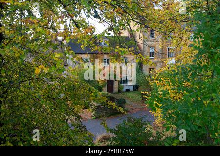 Cotswold Haus im Herbst. Moreton in Marsh, Gloucestershire, England Stockfoto