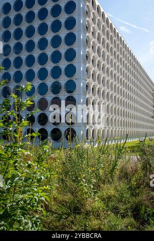 Student Experience Amsterdam, ein modernes Studentenzentrum in einem futuristischen Gebäude in Zuidas, Amsterdam, Niederlande. Stockfoto