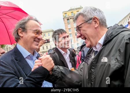 Angelo Bonelli, Nicola Fratoianni AVS, Il segretario CGIL Maurizio Landini durante la manifestazione organizzata da FIM, FIOM, Uilm in Occasion dello sciopero nazionale dei metalmeccanici del settore Automotive, Roma, Venerd&#xec; 18 Ottobre 2024 2024 (Foto Mauro Scrobogna/LaPresse) Angelo Stockfoto