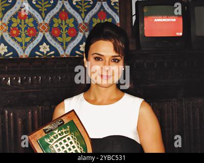 Bollywood Star Preity Zinta als Botschafter der Loomba Trust Foundation während einer Wohltätigkeitsveranstaltung 2010. Stockfoto