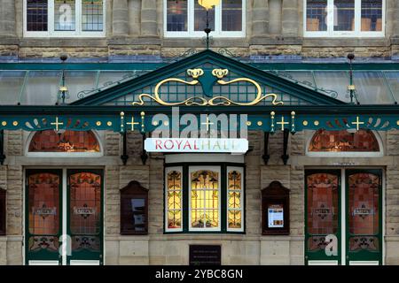 Die vordere Erhebung von Harrogate's Royal Hall Stockfoto