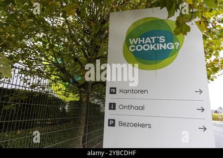 Lievegem, Belgien. Oktober 2024. Das Hauptquartier der Food Company What's Cooking wurde am Freitag, den 18. Oktober 2024 in Lievegem gezeigt. What's Cooking hat heute Morgen den Verkauf seiner Charcuterie-Abteilung für 100 Millionen Euro angekündigt. BELGA FOTO NICOLAS MAETERLINCK Credit: Belga News Agency/Alamy Live News Stockfoto