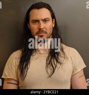 Andrew WK live im East Village Arts Club, 31.07.14 Stockfoto