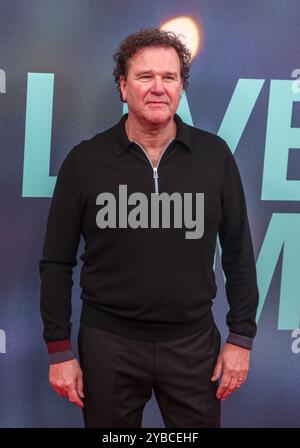 London, Großbritannien. Oktober 2024. Douglas Hodge sah bei der Vorführung des BFI London Film Festival von „We Live in Time“ in der Royal Festival Hall. (Foto: Brett Cove/SOPA Images/SIPA USA) Credit: SIPA USA/Alamy Live News Stockfoto