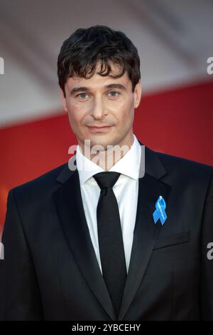 Eröffnungszeremonie & Berlinguer - der rote Teppich der großen Ambition - das 19. Filmfestival Rom, Italien - 16. Oktober 2024: Lino Guanciale besucht den roten Teppich Berlinguer - der große Ehrgeiz während des 19. Filmfestivals in Rom im Auditorium Parco Della Musica. Rom RM Italien Copyright: XPhotoxbyxGennaroxLeonardix Stockfoto