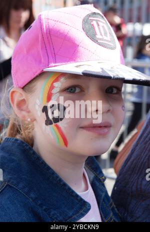 One Direction Konzert im Millenium Stadium in Cardiff, England 5. Juni 2015: Fans Stockfoto