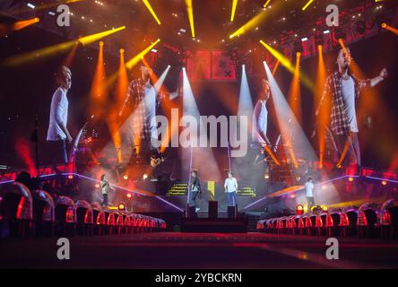 One Direction Konzert im Millenium Stadium in Cardiff, England 5. Juni 2015: Lightshow Stockfoto