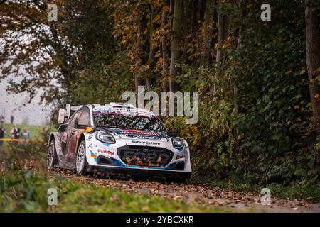 Kratusin, Tschechische Republik. Oktober 2024. Crew Gregoire Munster, Louis Louka mit Ford Puma Rally1 tritt am 18. Oktober 2024 bei der Central European Rally World Rally Championship in Kratusin, Bezirk Prachatice, Tschechien, an. Quelle: Petr Skrivanek/CTK Photo/Alamy Live News Stockfoto