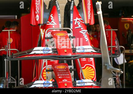 Austin, USA. Oktober 2024. 17. Oktober 2024 – Scuderia Ferrari Garage während des Formel 1-Grand Prix von Pirelli United States 2024, der auf dem Circuit of Americas in Austin, TX (USA), 18.-20. September 2024 stattfinden soll (Foto: Alessio de Marco/SIPA USA) Credit: SIPA USA/Alamy Live News Stockfoto