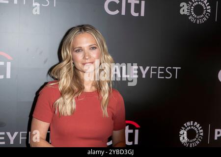 New York, New York, USA. Oktober 2024. (NEU) CBS' "Blue Bloods" - PaleyFest NY 2024. 17. Oktober 2024, New York, New York, USA: Vanessa Ray besucht Blue Bloods während des PaleyFest 2024 im Paley Museum am 17. Oktober 2024 in New York City. (Foto: M10s/TheNews2) (Foto: M10s/Thenews2/Zumapress) (Bild: © Ron Adar/TheNEWS2 Via ZUMA Press Wire) NUR ZUR REDAKTIONELLEN VERWENDUNG! Nicht für kommerzielle ZWECKE! Stockfoto