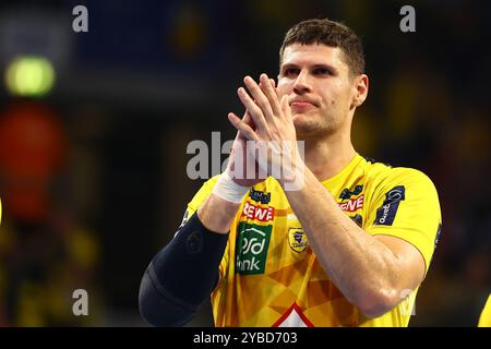 Sebastian Heymann (Rhein-Neckar Loewen) applaudiert Rhein-Neckar Loewen gegen HSV Hamburg, Handball, 1. Bundesliga, 07.10.2024 Foto: Rene Weiss/Eibner Stockfoto