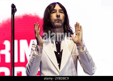 17. Oktober 2024: BOBBY GILLESPIE von Primal Scream Opening für die US-amerikanische Sängerin Alice Cooper in der AO Arena Manchester England. (Kreditbild: © Andy von Pip/ZUMA Press Wire) NUR REDAKTIONELLE VERWENDUNG! Nicht für kommerzielle ZWECKE! Stockfoto