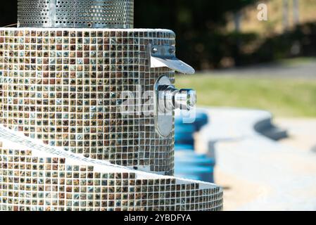 Moderner öffentlicher Wasserhahn zum Händewaschen in Japan Stockfoto