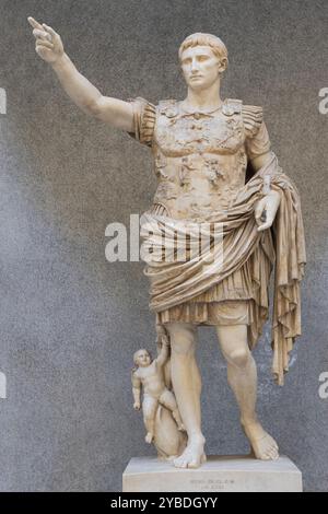 Berühmte Augustus-Kaiser-Skulptur im Vatikanischen Museum. Rom, Italien Stockfoto