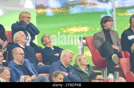 Rudi Voeller, Voeller (DFB Sportdirektor), Andreas Rettig, DFB-Geschaeftsfuehrer Sport, Geschaeftsfuehrer der Deutschen Fussball Liga (DFL), Joachim Jogi Loew, ehemaliger DFB-Cheftrainer, beim Spiel der UEFA Nations League 2024 DEUTSCHLAND - NIEDERLANDE 1-0 in der Saison 2024/2025 am 14. Oktober 2024 in München. Fotograf: ddp-Bilder/Sternbilder Stockfoto