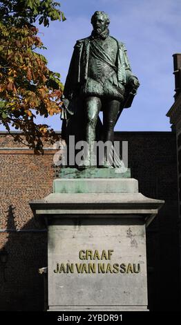 Gedenkstätte für Johannes VI. Von Nassau-Dillenburg, Utrecht, Niederlande, 2013. Johann VI. (1536–1606), Graf von Nassau in Dillenburg, war der Hauptautor der Utrechter Union. Skulptur, 1883 von Jean Theodore Strack&#xe9;. Stockfoto