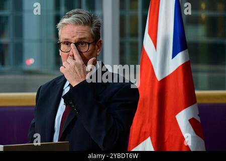 Premierminister Sir Keir Starmer spricht auf einer Pressekonferenz in der britischen Botschaft in Berlin. Bilddatum: Freitag, 18. Oktober 2024. Stockfoto