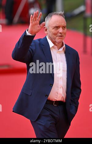 Formello, Italien. Oktober 2024. DENNIS LEHANE besucht den roten Teppich während des 19. Rom Film Festivals im Auditorium Parco Della Musica in Rom, Italien, am 18. Oktober 2024. (Foto: Domenico Cippitelli/NurPhoto) Credit: NurPhoto SRL/Alamy Live News Stockfoto