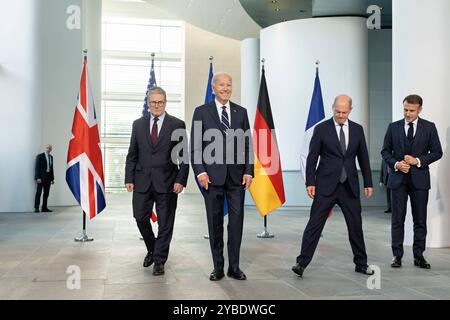 18.10.2024,US-Präsident Joe Biden zu Besuch in der deutschen Hauptstadt im Bundeskanzleramt Olaf Scholz sowie mit den britischen Premierministern, Keir Starmer, sowie des französischen Präsidenten, Emmanuel Macron *** 18 10 2024,US-Präsident Joe Biden besucht die deutsche Hauptstadt im Bundeskanzleramt mit Bundeskanzler Olaf Scholz und dem britischen Premierminister Keir Starmer und dem französischen Präsidenten Emmanuel Macron Stockfoto