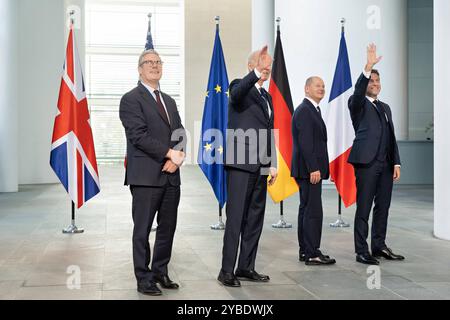 18.10.2024,US-Präsident Joe Biden zu Besuch in der deutschen Hauptstadt im Bundeskanzleramt Olaf Scholz sowie mit den britischen Premierministern, Keir Starmer, sowie des französischen Präsidenten, Emmanuel Macron *** 18 10 2024,US-Präsident Joe Biden besucht die deutsche Hauptstadt im Bundeskanzleramt mit Bundeskanzler Olaf Scholz und dem britischen Premierminister Keir Starmer und dem französischen Präsidenten Emmanuel Macron Stockfoto