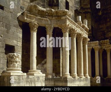 Porticus Post scaenam, römisches Theater, Bosra, Syrien, 2001. Stockfoto