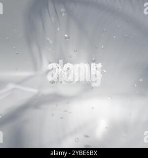 2025, Happy New Year. Abstrakter Hintergrund aus funkelnden Kristallen auf weißem Hintergrund sammelt Text Stockfoto