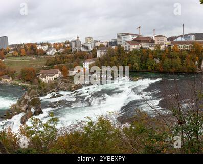 Blick auf den Rheinfall, den größten Wasserfall Europas. Schweiz, Neuhausen Stockfoto