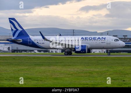 Aegan Airlines Airbus A320-271N NEO SX-NEK auf der Landebahn am Flughafen Edinburgh, Schottland, Großbritannien, nach Einem Flug von Athen Stockfoto