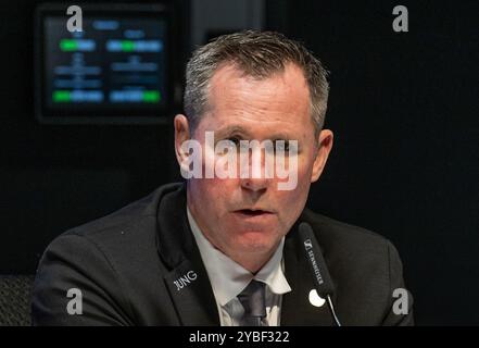 Ted Dent (Chef-Trainer, Augsburger Panther) bei der Pressekonferenz nach dem Spiel. GER, EHC Red Bull München gegen Augsburger Panther, Eishockey, DEL, 10. Spieltag, Saison 2024/2025, 18.10.2024. Foto: Eibner-Pressefoto/Heike Feiner Stockfoto