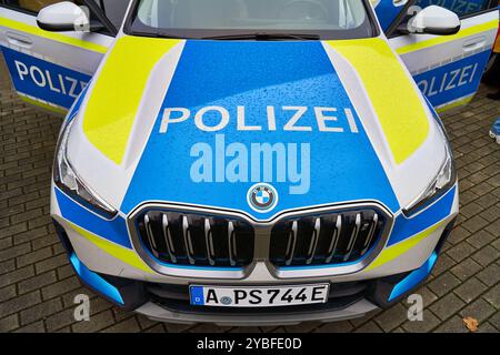 Augsburg, Bayern, Deutschland - 18. Oktober 2024: Ein Streifenwagen der Bayerischen Polizei, ausgestellt am Berufsinformationstag vom Polizeipräsidium Schwaben Nord in Augsburg Stockfoto