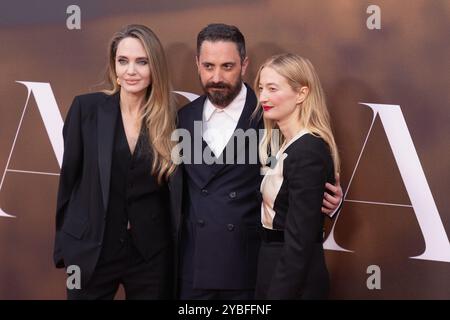 London, Großbritannien. Oktober 2024. London, Großbritannien, 18. Oktober 2024. (L-R) Angelina Jolie, Pablo Larraín und Alba Rohrwacher nehmen an der „Maria“ Headline Gala während des 68. BFI London Film Festivals am 18. Oktober 2024 in der Royal Festival Hall in London, England, Vereinigtes Königreich Teil. Credit: S.A.M./Alamy Live News Credit: S.A.M./Alamy Live News Stockfoto