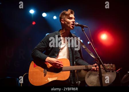 Die britische Folk-Rock-Band Skinny Lister trat live in der Coliumbiahalle in Berlin auf Stockfoto