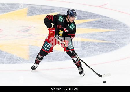 Eishockey DEL - 24/25 - 10. Spieltag: Düsseldorfer EG vs Kölner Haie am 18.10.2024 im PSD Bank Dome in Düsseldorf Düsseldorfs Tyler Gaudet (Nr.93) Foto: Osnapix Stockfoto