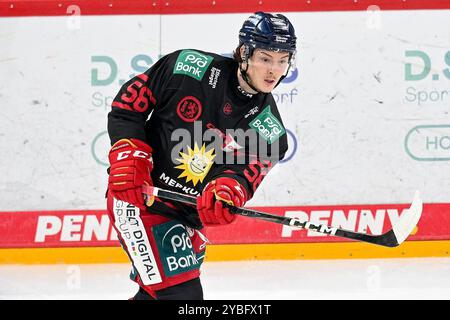 Eishockey DEL - 24/25 - 10. Spieltag: Düsseldorfer EG vs Kölner Haie am 18.10.2024 im PSD Bank Dome in Düsseldorf Düsseldorfs Max Balinson (Nr.58) Foto: Osnapix Stockfoto