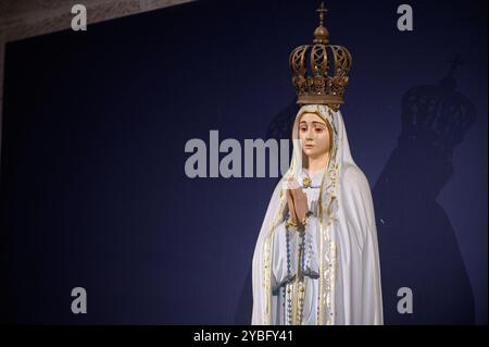 Unsere Lieben Frau von Fatima. Die Kathedrale Santa Maria Major (Sé de Lisboa) in Lissabon, Portugal. Stockfoto