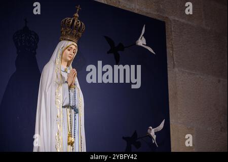 Unsere Lieben Frau von Fatima. Die Kathedrale Santa Maria Major (Sé de Lisboa) in Lissabon, Portugal. Stockfoto