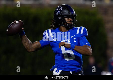 18. Oktober 2024: Duke Blue Devils Quarterback Maalik Murphy (6) wirft gegen die Florida State Seminoles während der zweiten Hälfte des ACC Football Matchups im Wallace Wade Stadium in Durham, NC. (Scott Kinser/CSM) Stockfoto