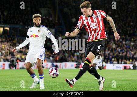 Leeds, Großbritannien. Oktober 2024. Elland Road, Leeds, England, 18. Oktober 2024: Harry Souttar (6 Sheffield United) kontrolliert den Ball während des EFL Sky Bet Championship-Spiels zwischen Leeds United und Sheffield United am 18. Oktober 2024 in der Elland Road in Leeds, England. (Sean Chandler/SPP) Credit: SPP Sport Press Photo. /Alamy Live News Stockfoto