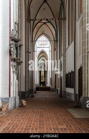 Schwerin, Deutschland, 2. August 2019: Innenansicht des Doms. Es ist eine evangelisch-lutherische Kathedrale, die der Jungfrau Maria und dem Heiligen Johannes in der EU gewidmet ist Stockfoto