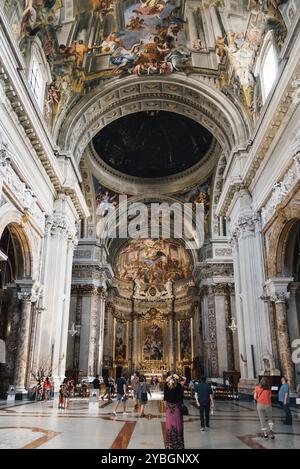 Rom, Italien, 18. August 2016: Innenansicht der Kirche St. Ignatius von Loyola. Es ist eine römisch-katholische Titularkirche, die Ignatius von Loyola gewidmet ist Stockfoto