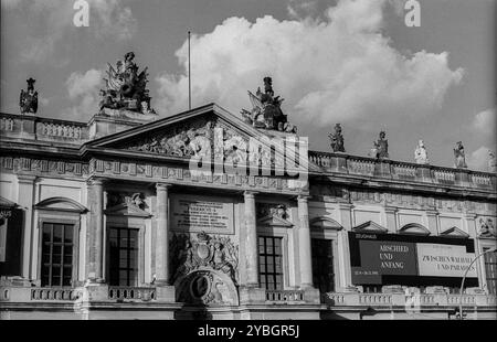 Deutschland, Berlin, 15. Oktober 1991, Zeughaus, Abschied und Beginn, zwischen Walhalla und Paradies, Europa Stockfoto