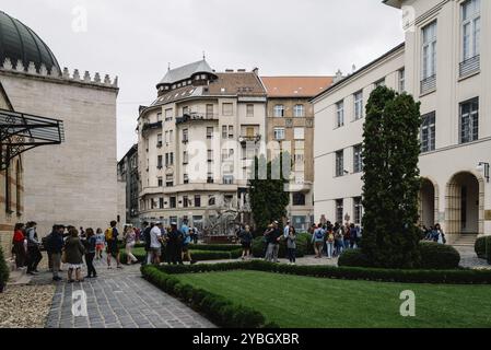 Budapest, Ungarn, 13. August 2017: Die Dohany Street Synagoge, auch bekannt als die große Synagoge. Sie ist die größte Synagoge Europas. Innenhof mit Stockfoto