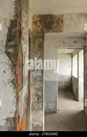 Alte deutsche Bunker auf der Insel Terschelling in den Niederlanden, Teil des Atlantikwalls, eine mehr als 5000 Kilometer langen Verteidigungslinie, die Stockfoto