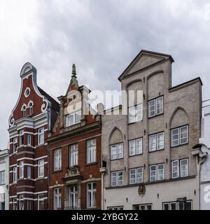 Farbenfrohe alte Giebelhäuser im historischen Zentrum von Lübeck, Deutschland, Europa Stockfoto